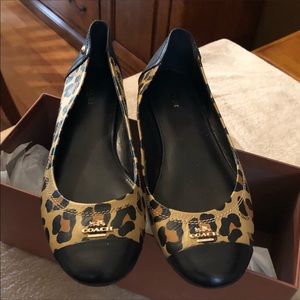 Coach flats